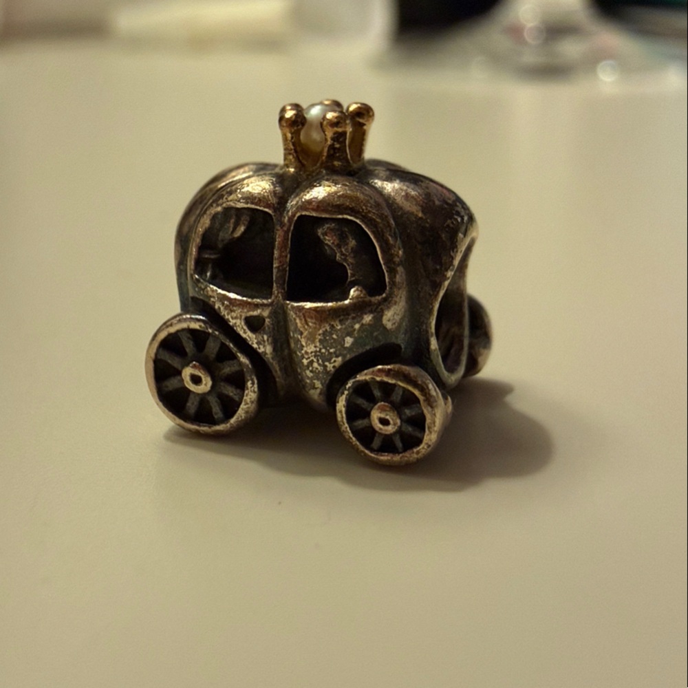 Pandora Princess Carriage charm